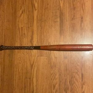 Louisville slugger hard maple wooden bat
